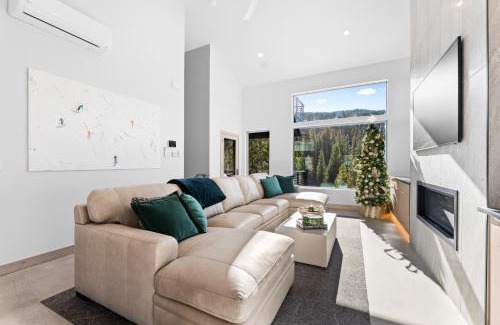 River Run Villa | Inas Way Townhomes Unit A by Summit County Mountain Retreats