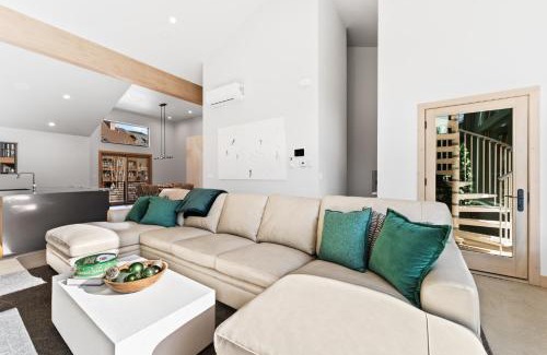 River Run Villa | Inas Way Townhomes Unit A by Summit County Mountain Retreats