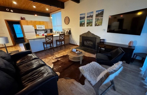Incline Village Condo | Incline Condo walking distance to Hyatt/Beaches. STR# WSTR21-0442