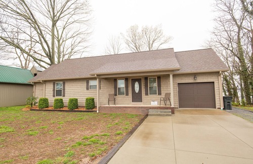 Cadiz House | Includes, seasonal, M-Thur. pontoon rental, dock access, national park <1m away