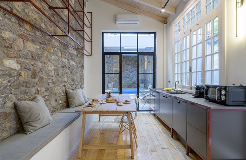 Plaka Apartment | Incomparable Plaka's Lux 2bdrm Apt w/Pvt Heated Pool