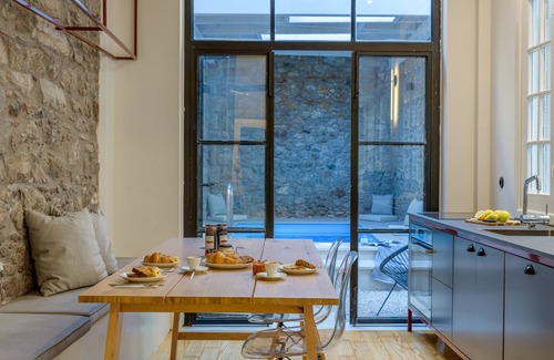 Plaka Apartment | Incomparable Plaka's Lux 2bdrm Apt w/Pvt Heated Pool