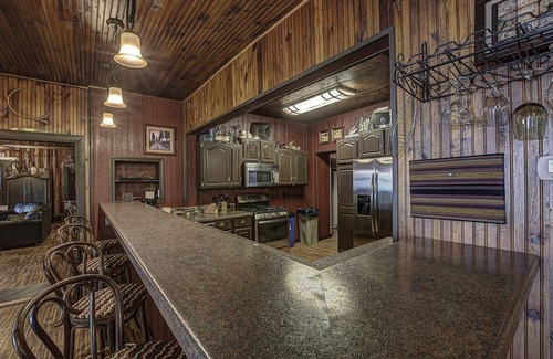 St Germain Cabin | INCREDIBLE 8br 4ba Log House, Big St Germain Lake, Outdoor Covered Bar, Beach