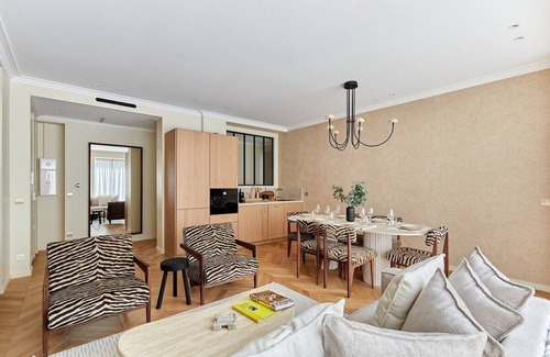 Strasbourg -Saint-Denis Apartment | Incredible AC Apartment 3 bedrooms Center of Paris