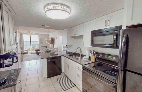 Gulf Shores Apartment | Incredible Beach Views|Pool|Boat Marina|Sleeps 6!