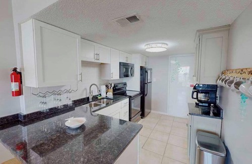 Gulf Shores Apartment | Incredible Beach Views|Pool|Boat Marina|Sleeps 6!