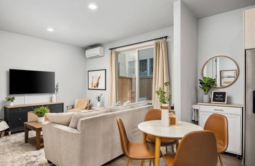 Kerns House | Incredible Kerns Neighborhood Location, New Construction and Furnishing, Walk or Bike to Everything