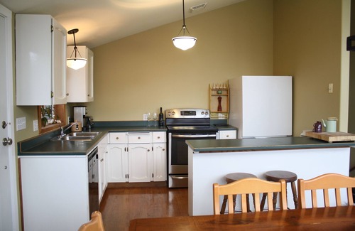 Central Okanagan House | Incredible Lake House in Amazing Location of Okanagan Centre