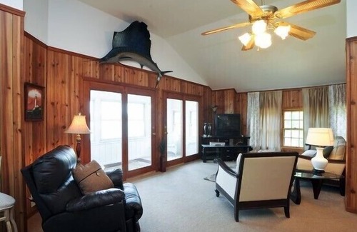 Antioch Apartment | Incredible Lakefront 3bdr w/ boat slip for fun in the sun on the Chain of Lakes!