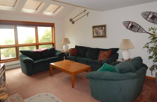 West Dover House | Incredible Mount Snow Trail Views; Free Shuttle; Timber Creek Amenity Center