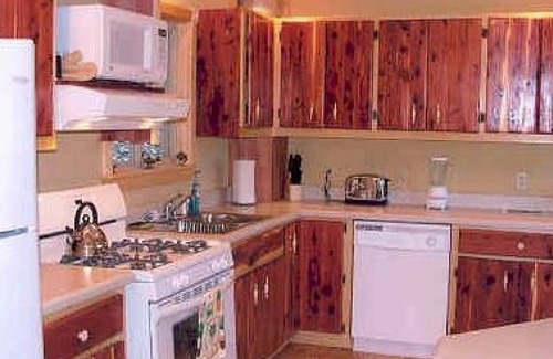 Magnet Cabin | INCREDIBLE river scenes from the plush and comfortable Loft Bedroom