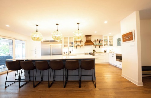 Killaloe Cottage | Incredible views, ample amenities & cozy atmosphere
