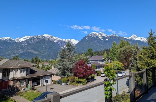Garibaldi Highlands House | Incredible views in Mountain biking paradise, Squamish BC available Nov / Dec.