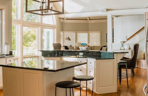 Cadiz House | Incredible Views, Lakefront, Room for Everyone