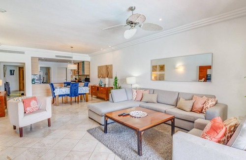 Cap Cana Marina Apartment | INCREDIBLE WATER FRONT APARTMENT WITH AMAZING VIEWS AND INFINITY POOL !