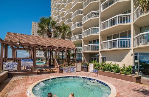 Garden City Condo | Incredible Water's Edge Views with Free Tickets to Local Attractions! WE307