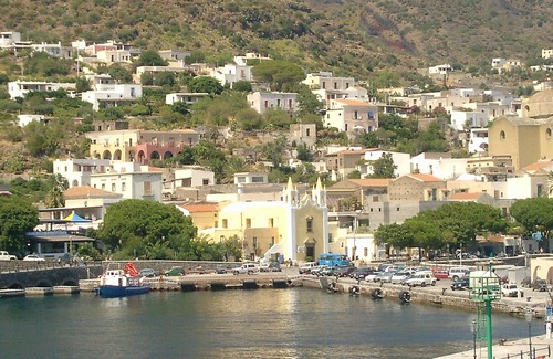 Malfa House | independent studio in Aeolian style villa in absolute tranquility
