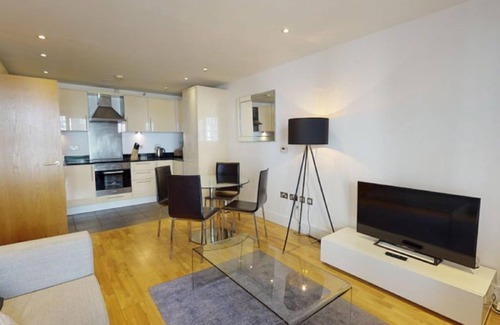 Isle of Dogs Apartment | Indescon court by Interhome