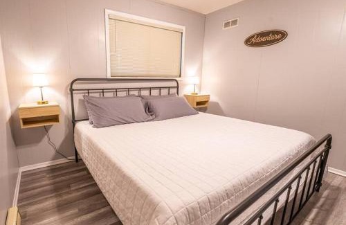 Indian Point Apartment | Indian Point Condo #12 at Tribesman Resort on Table Rock Lake near Silver Dollar City, Branson