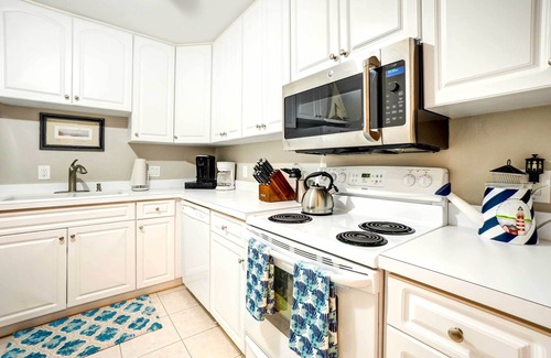 Indian Rocks Beach Cottage | Indian Rocks Beach Cottage, Walk to Beach!