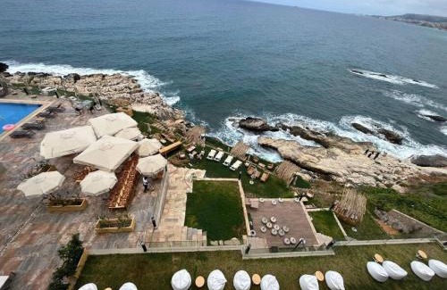 Kfardebian Hotel | Indigo Jungle Beachfront Exotic Room in Batroun