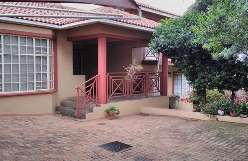 Greater Johannesburg Metropolitan Area Apartment | Indigo