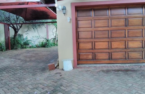 Greater Johannesburg Metropolitan Area Apartment | Indigo