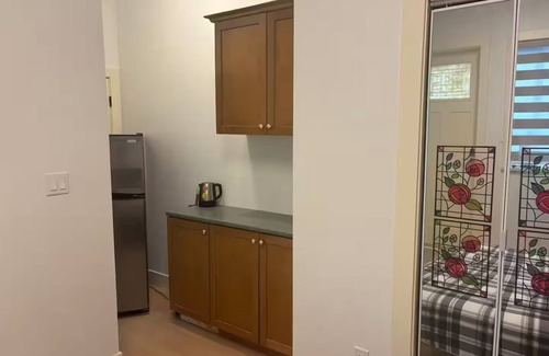 Golden Village Apartment | Individual studio @ 1 floor in Downtown Richmond