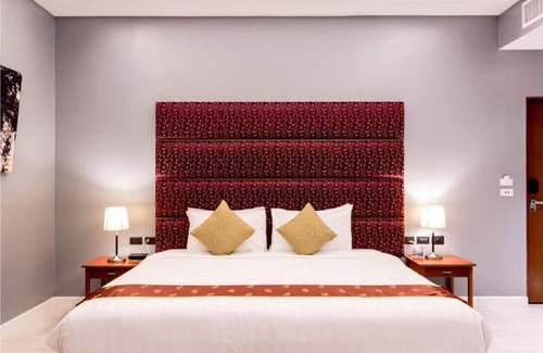 Patong Resort | Indochine Sky Suites with Balcony (010)