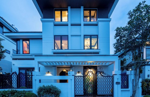Ha Long Villa | Indochine‑Style Private Pool Villa Full Bay View |5 BR | Karaoke Billiards