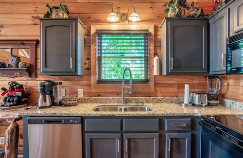 Pigeon Forge Cabin | Indoor Heated POOL, Pet Friendly, Arcade, Sauna, Amazing Views, Hot Tub, WIFI