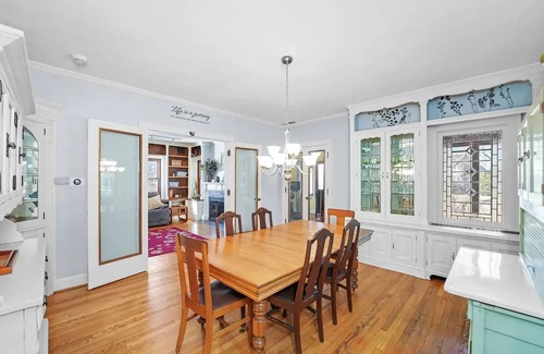 Ottawa House | Indoor pool, Hot Tub, Sauna, Sleeps 15, 5B, 4Ba, Walk to Downtown Ottawa & River