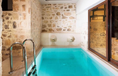 Maroulas Villa | indoor pool outdoor jacuzzi - great for spring!