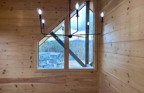 Pigeon Forge Cabin | Indoor Pool/Theater/Arcade/Sleeps 12/Near Parkway