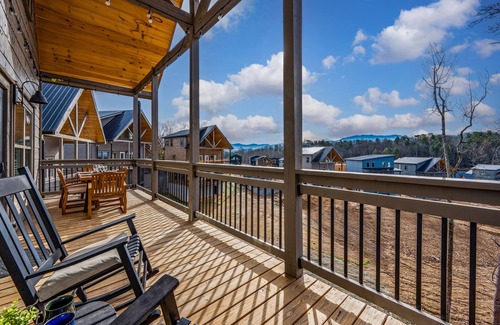 Pigeon Forge Cabin | Indoor Pool/Theater/Arcade/Sleeps 12/Near Parkway