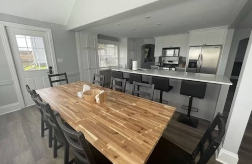 North Rustico House | Indulge in Coastal Luxury: Unforgettable Waterfront Getaway! Multiple Families!