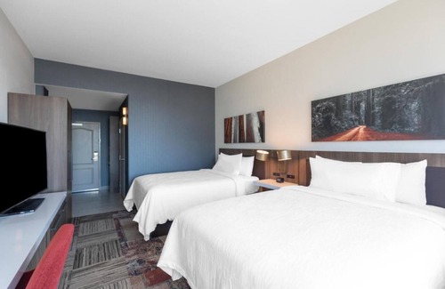 Emeryville Hotel | Indulge in Home-Like Comfort! 3 Convenient Units Near Berkeley Art Museum
