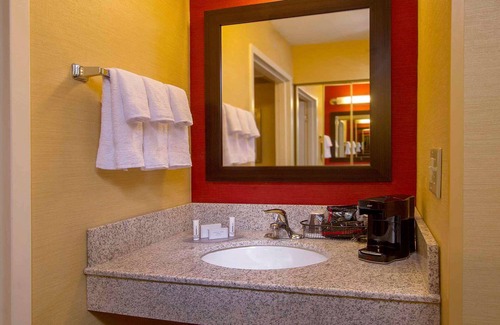 Durham Hotel | Indulge in Shopping at Southpoint Mall! Parking, Pool, Pet-friendly, Parking!