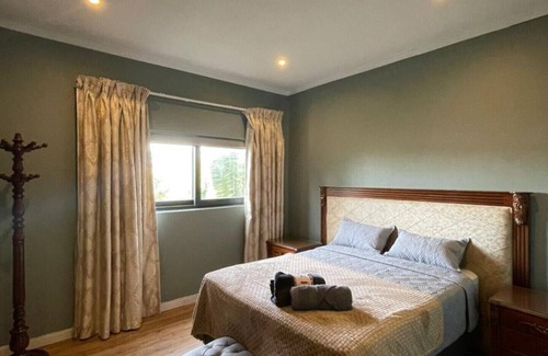 Milnerton Bed & Breakfast | Indulge into our beautiful Sunset Vista villa, 5min away from the beach.