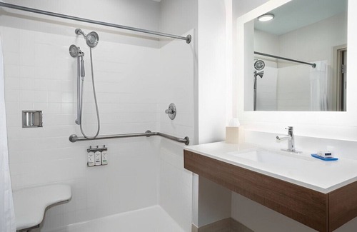 Tucson House | Indulgent Retreat w/ Wi-Fi & Great Location!