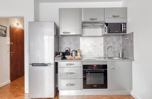 Saint-Mande Apartment | Industrial apartment in charming Saint-Mandé with Balcony and WiFi Near Metro 1