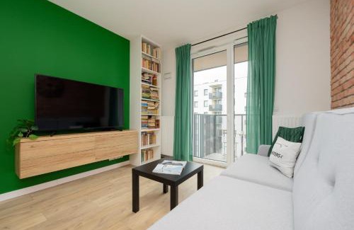 Wola Apartment | Industrial Apartment with Parking Fort Wola by Noclegi Renters