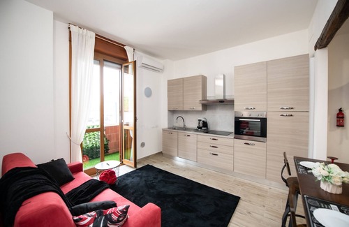 Crescenzago Apartment | ★ Industrial ★ WiFi - Metro 5 minutes - Fireplace