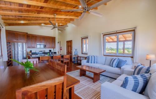 Caye Caulker House | Infinite Sea - Lower Unit 3 bed 2 bath Caye Caulker