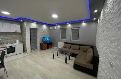 Central Serbia Apartment | Infinity Apartman Obrenovac, sa parkingom privatnim