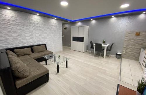 Central Serbia Apartment | Infinity Apartman Obrenovac, sa parkingom privatnim