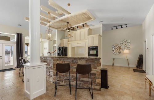 Port Charlotte House | Infinity Pool LARGE Home on Fishing Lake — ALL NEW —Fall Winter 25-26 Available