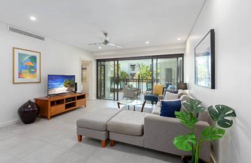 Port Douglas Apartment | Infinity's Edge - Poolside Retreat at Temple Resort