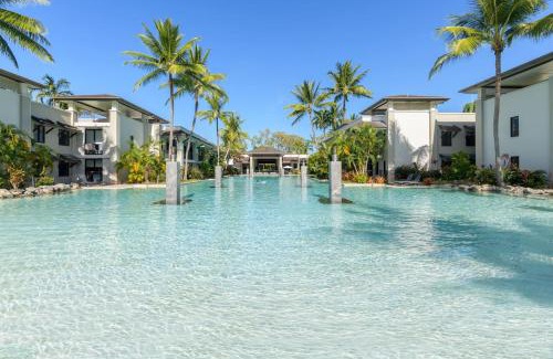 Port Douglas Apartment | Infinity's Edge - Poolside Retreat at Temple Resort