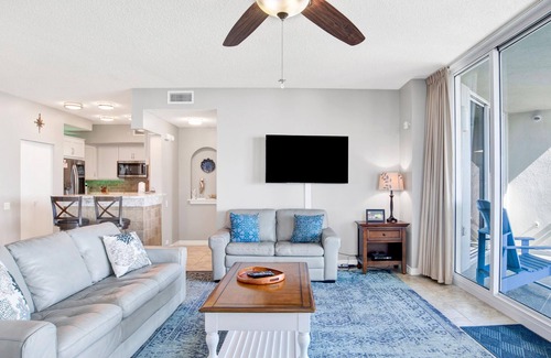 Navarre Beach Condo | Infinity View - Spacious + Pool, Beach Access, & Gym!